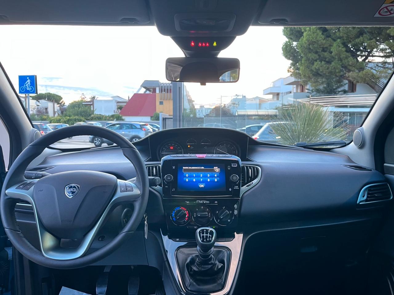 Lancia Ypsilon 1.0 FireFly 5 porte S&S Hybrid Gold