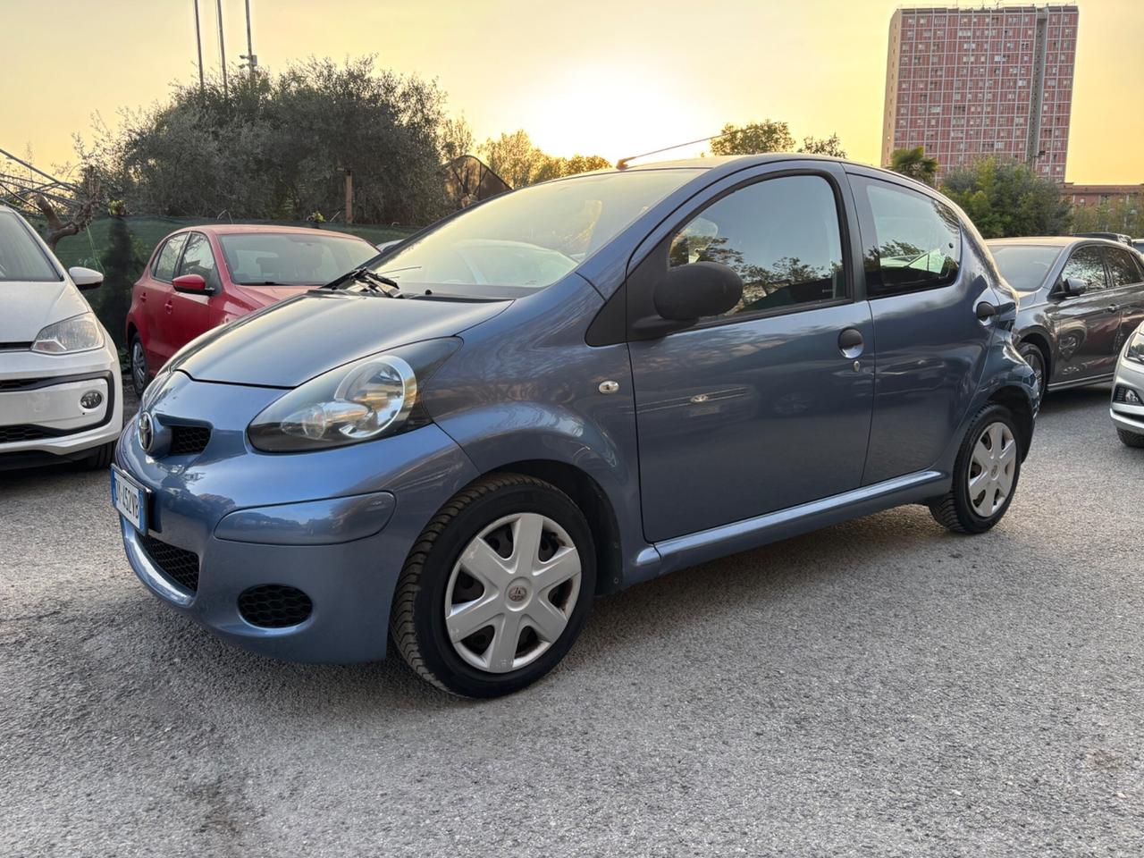 Toyota Aygo 1.0 5 porte Sol OK NEOPATENTATI
