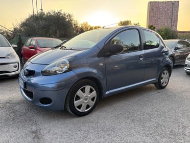 Toyota Aygo 1.0 5 porte Sol OK NEOPATENTATI
