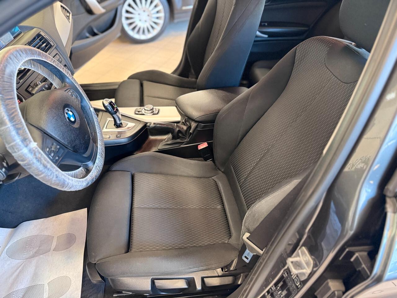 Bmw 118 118d 5p. Unique