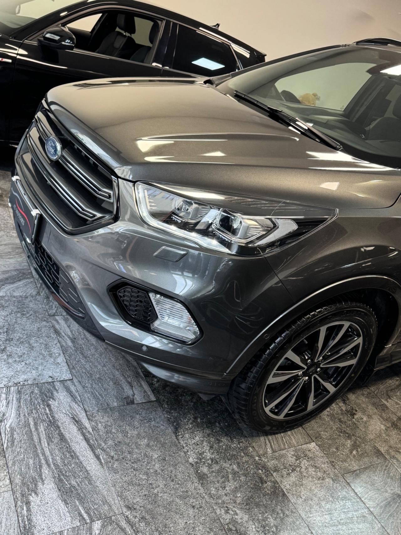Ford Kuga 2.0 TDCI ST LINE DA VETRINA