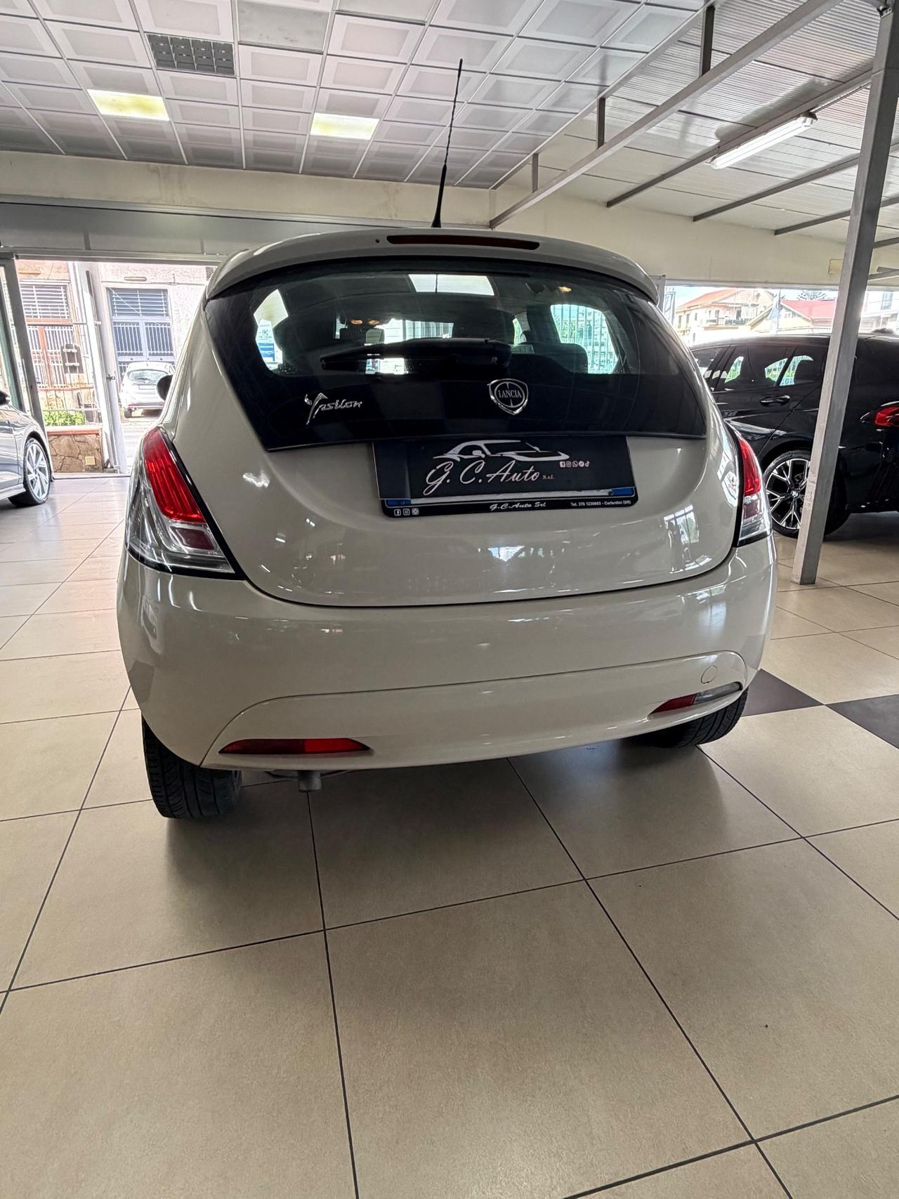 Lancia Ypsilon 1.3 MJT 16V 95 CV 5 porte S&S Silver