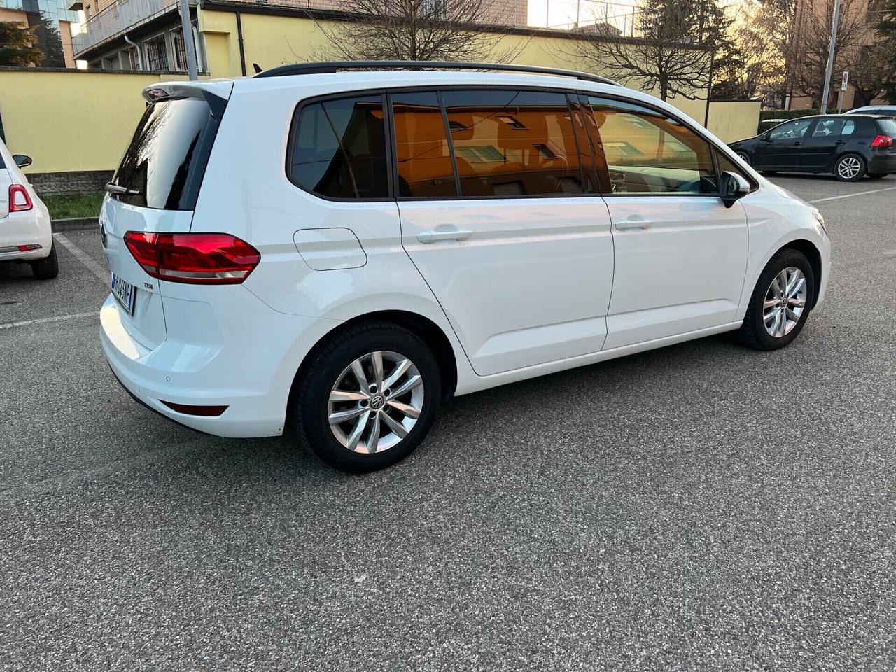 Volkswagen Touran 1.6 TDI 115 CV SCR DSG Business BlueMotion Technology