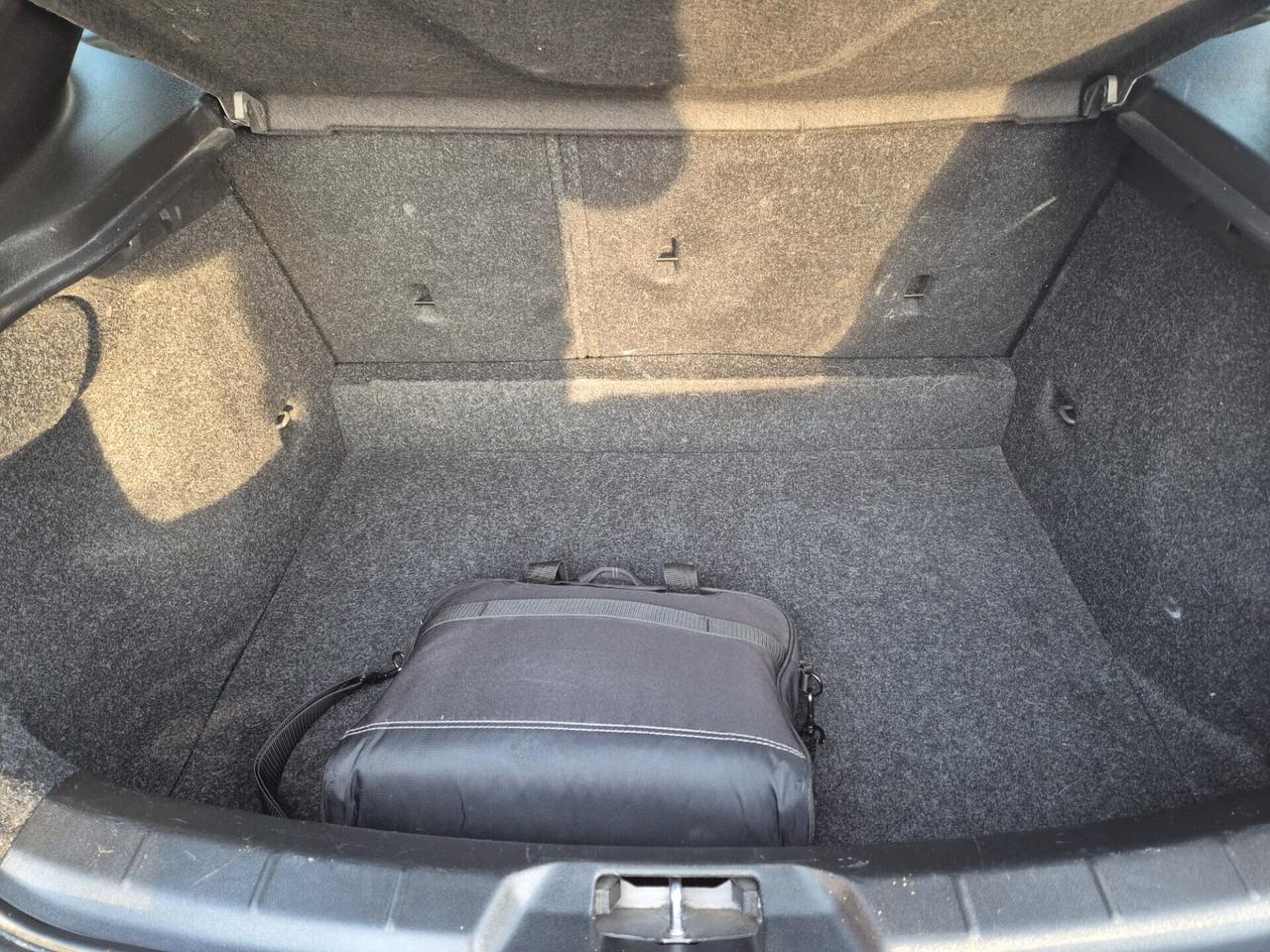 Volvo V40 D2 1.6 Kinetic E5B--IN PREPARAZIONE!