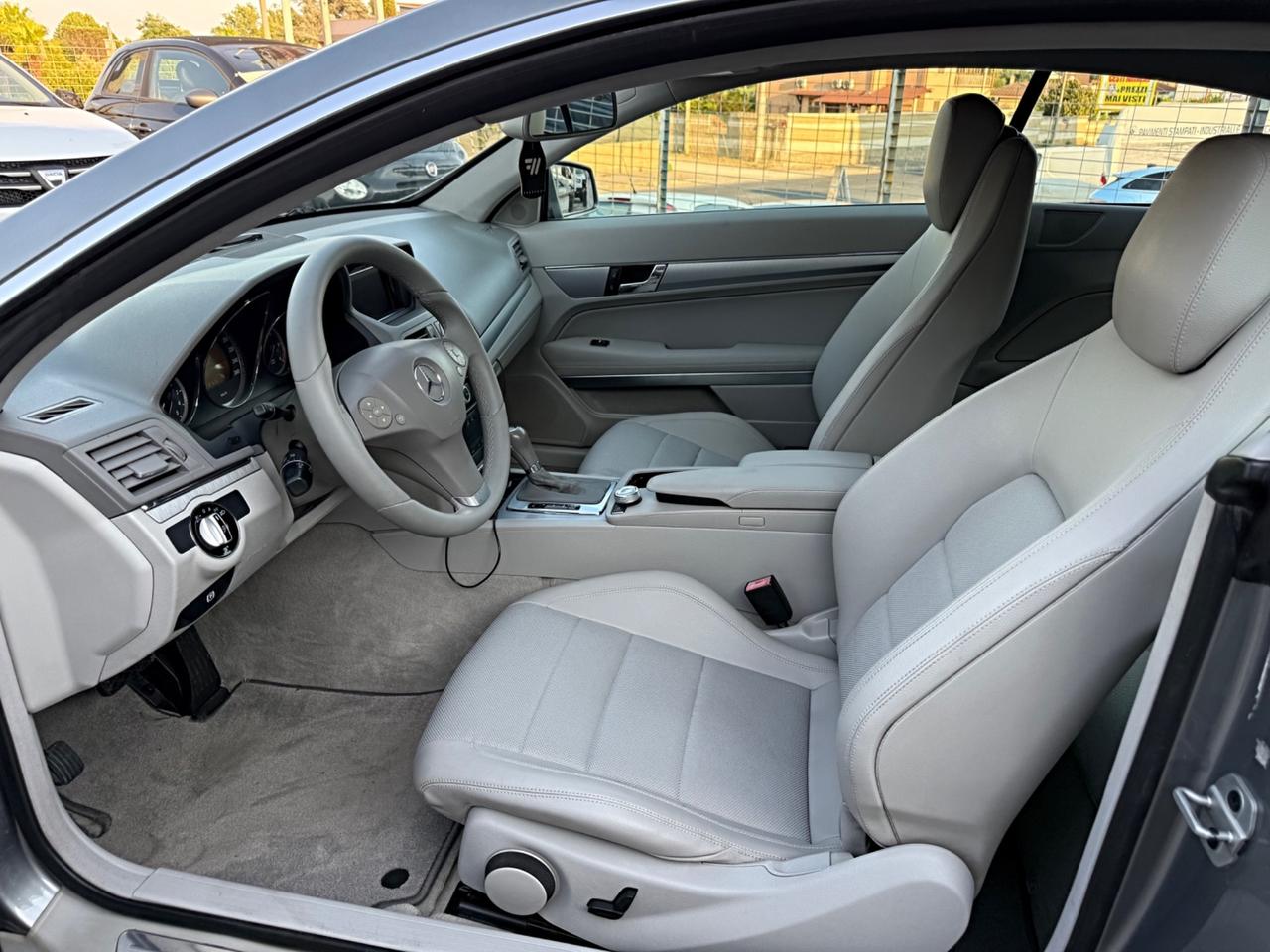 Mercedes-benz E 220 E 220 CDI BlueEFFICIENCY Avantgarde AMG