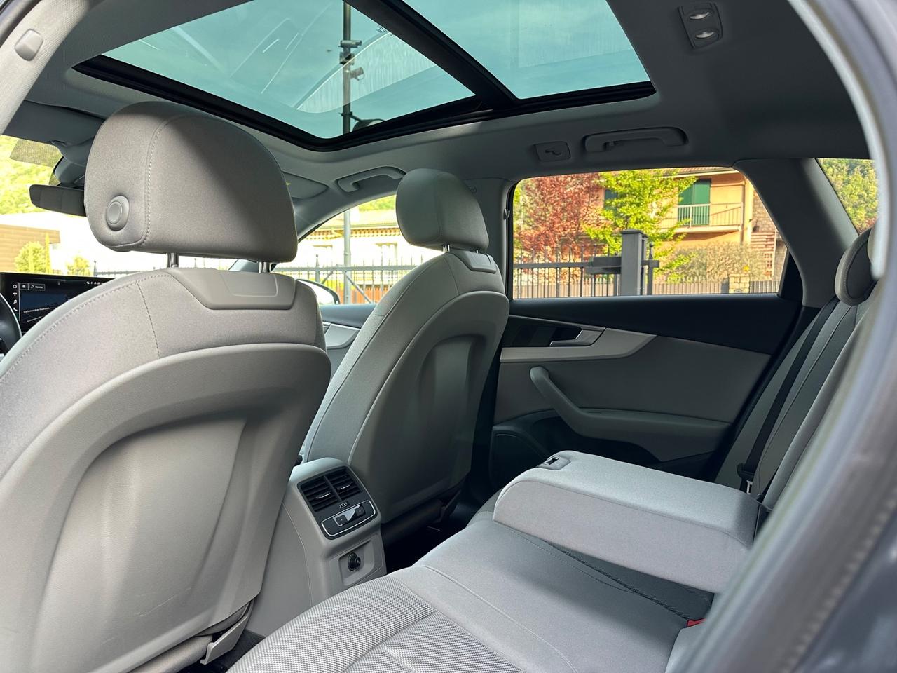 Audi A4 Avant 40 TDI quattro S tronic Business Advanced
