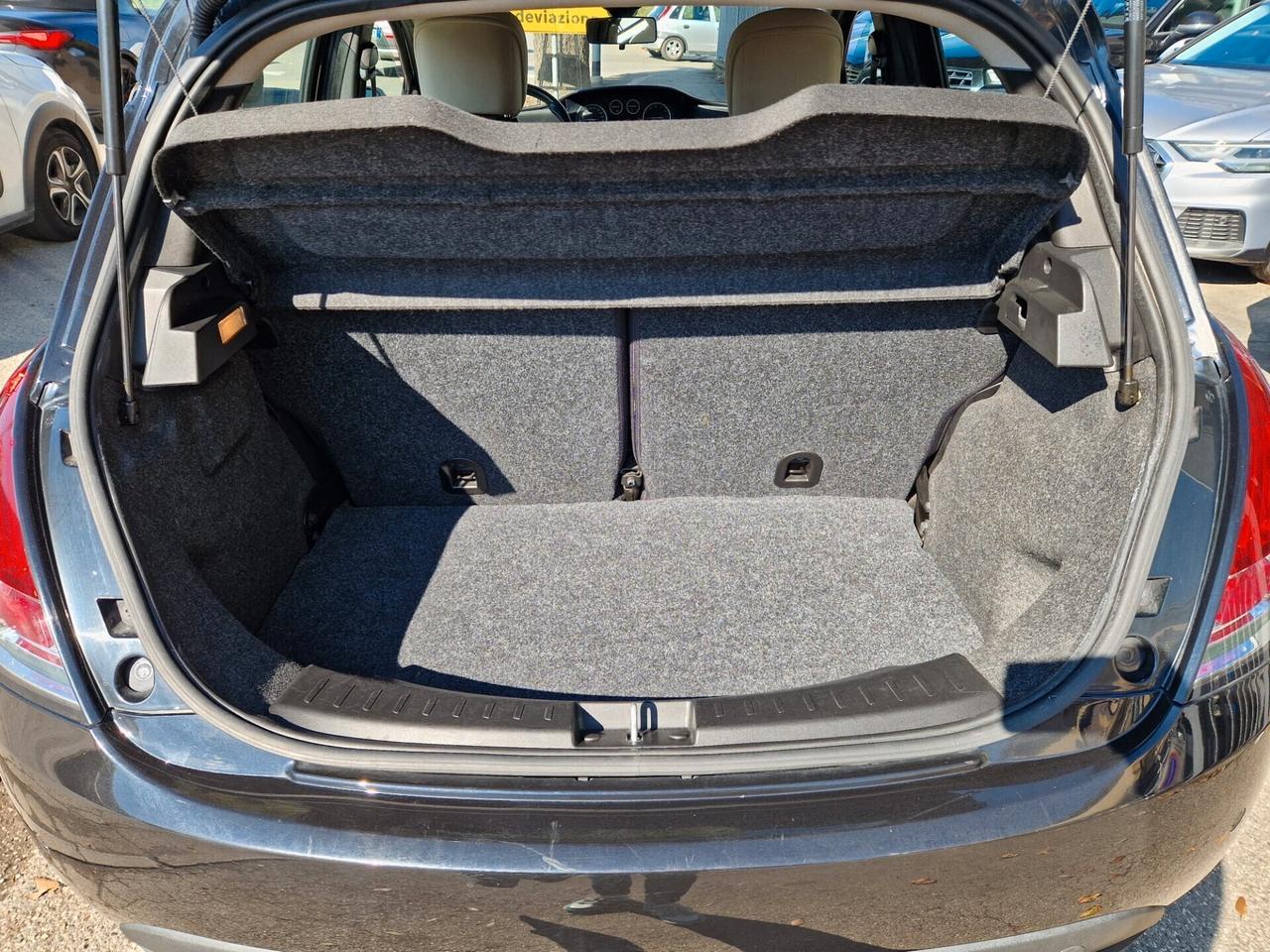 Lancia Ypsilon 0.9 TwinAir 85 CV 5 porte Metano Ecochic Elefantino