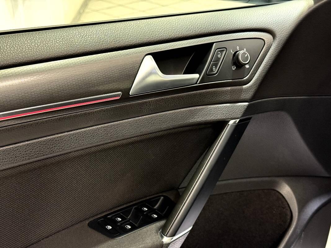 Volkswagen Golf 2.0 tsi Gti Performance 245cv dsg