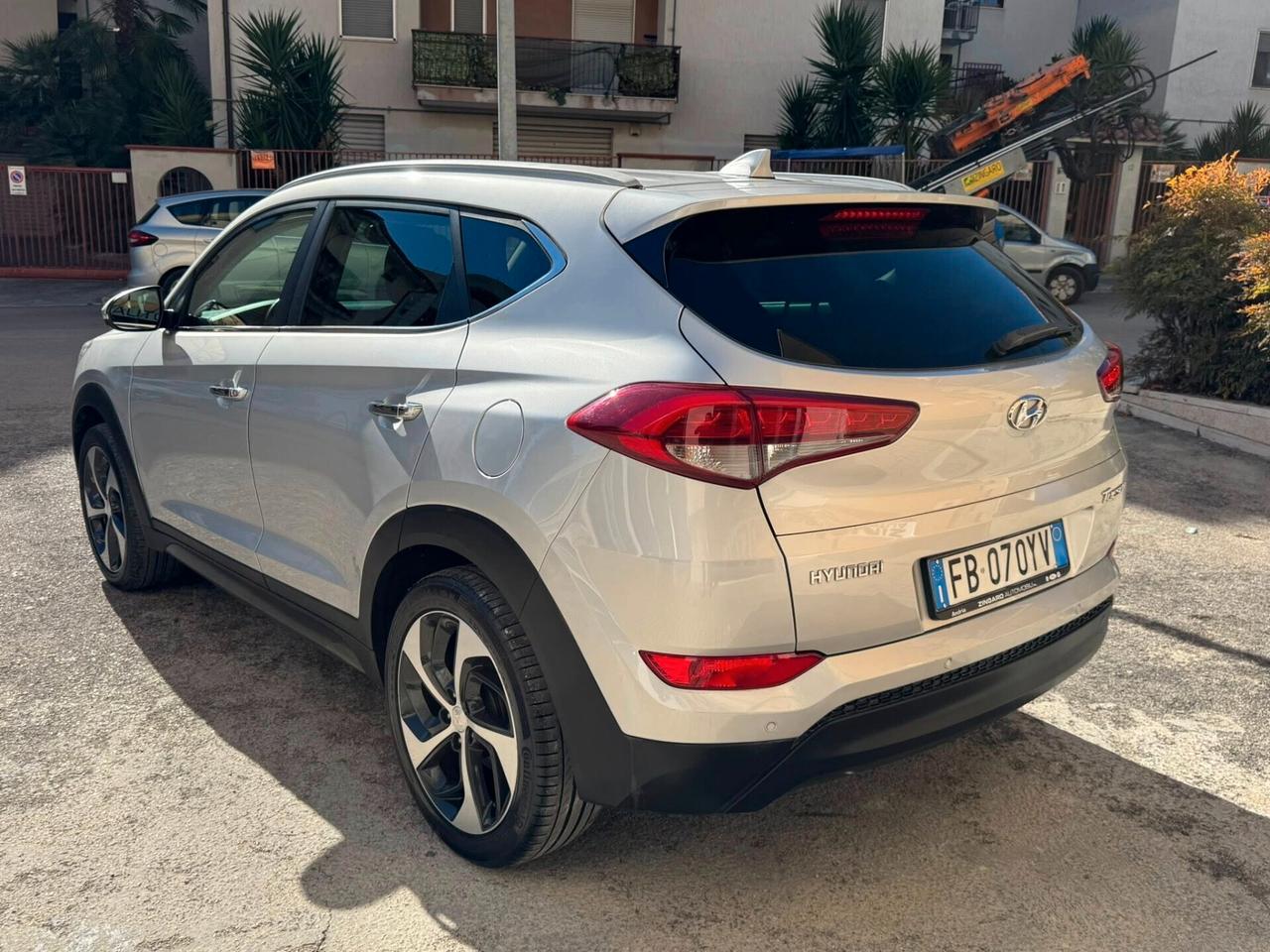 HYUNDAI TUCSON 1.7 CRDI 115 CV. 2WD NAVI+CERCHI+RETROCAMERA