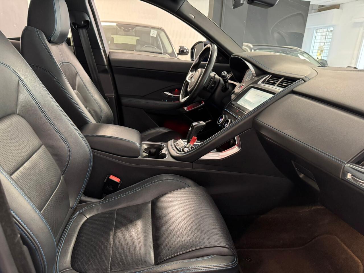 Jaguar E-Pace 2.0D 180 CV AWD R-Dynamic
