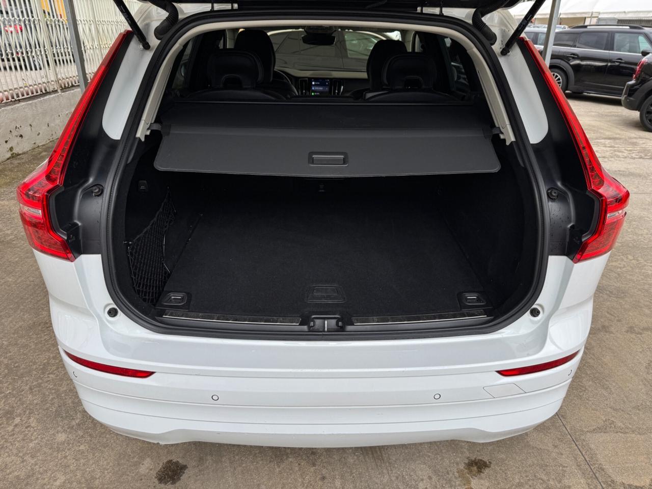 VOLVO XC60 B4 AWD MILD HYBRID MOMENTUM - 2021