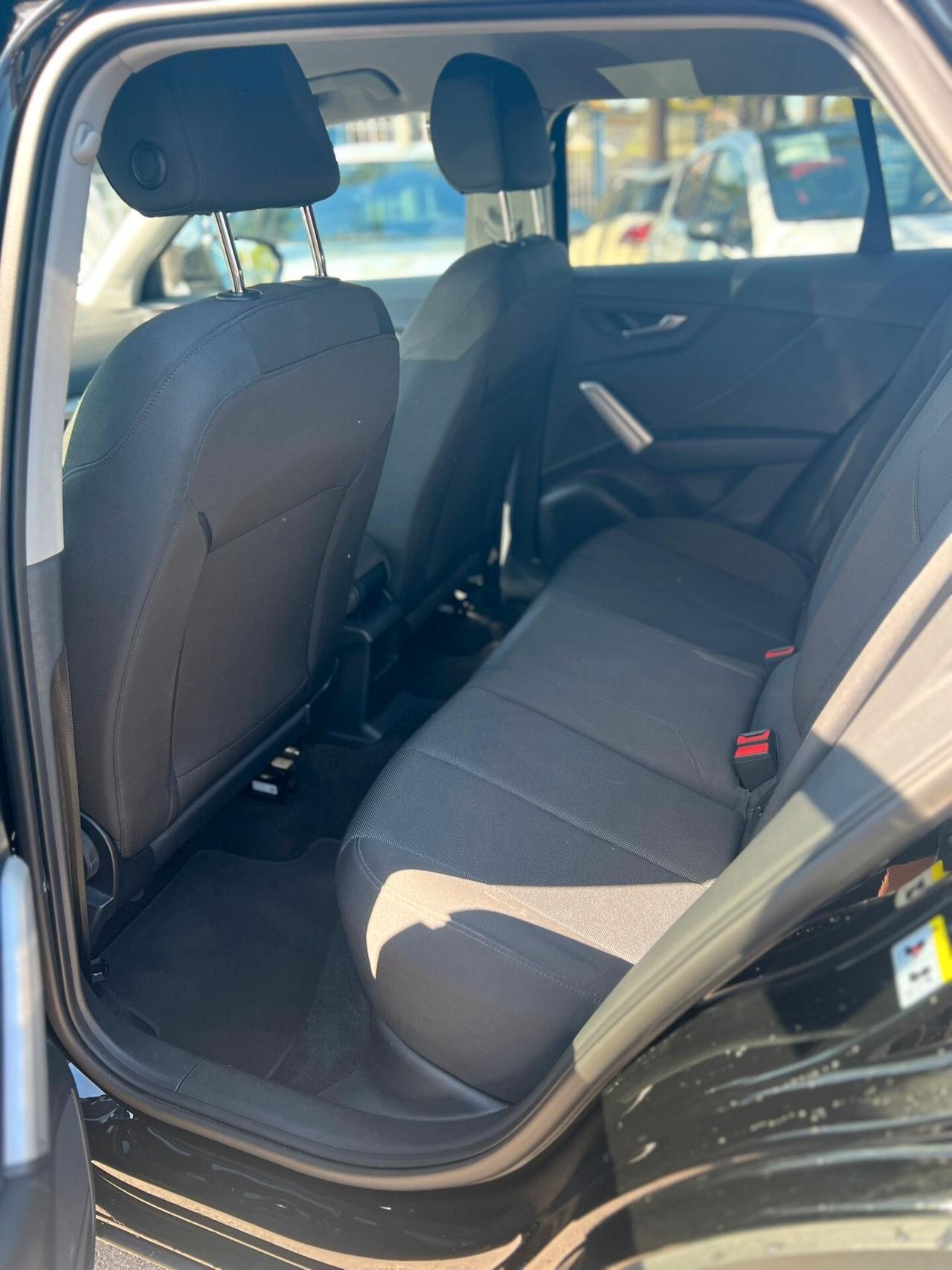 Audi Q2 35 TDI quattro S tronic Identity Black