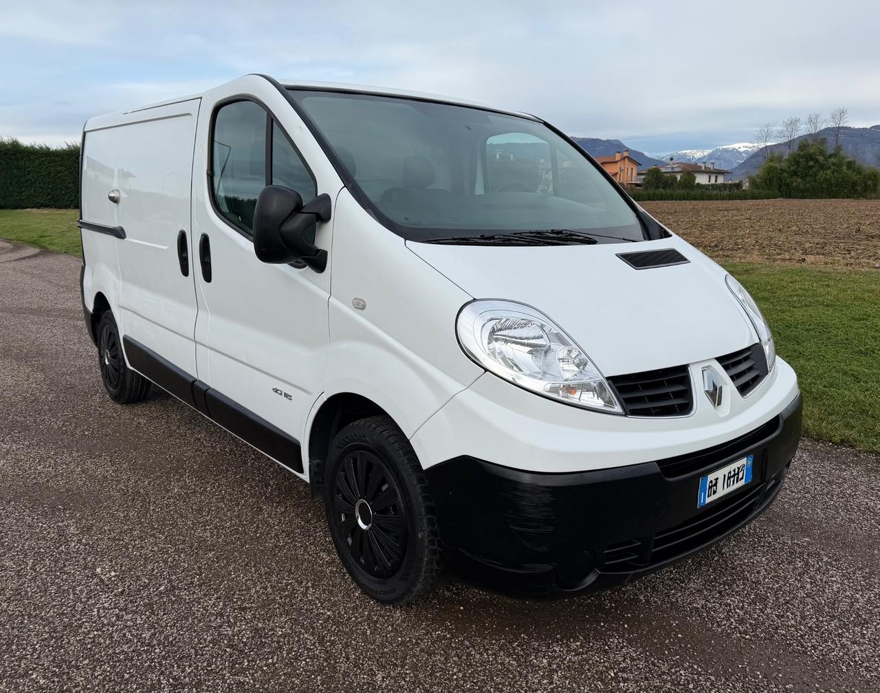 RENAULT TRAFIC 2.0 CTDi 115 CV 6 MARCE CLIMA AUTO