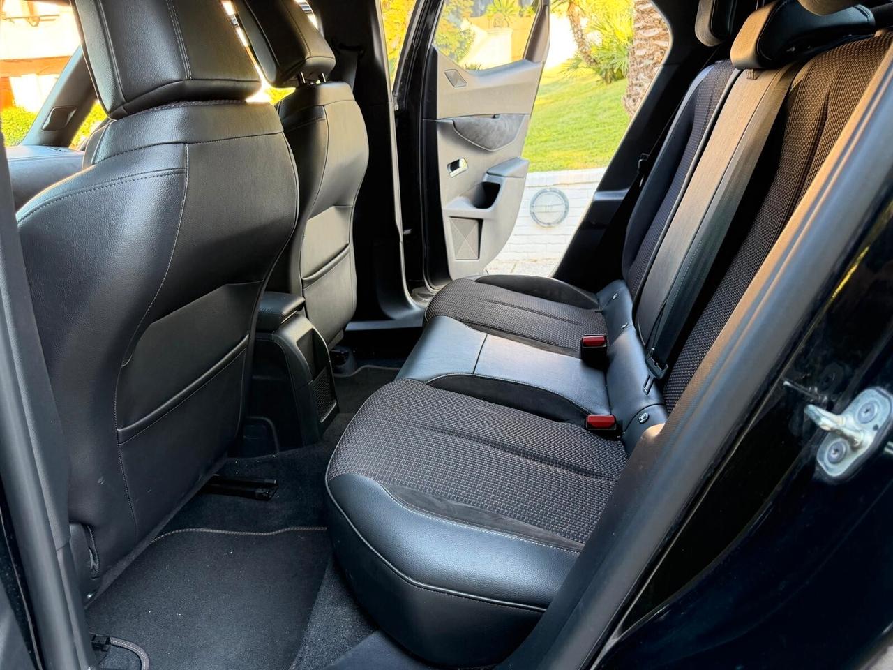 Ds DS3 3 Crossback BlueHDi 130 aut. Performance Line+