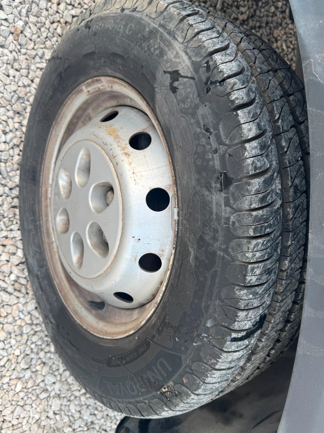 Iveco daily 35/S E4 passo medio tetto alto coibendazione ADR 2010