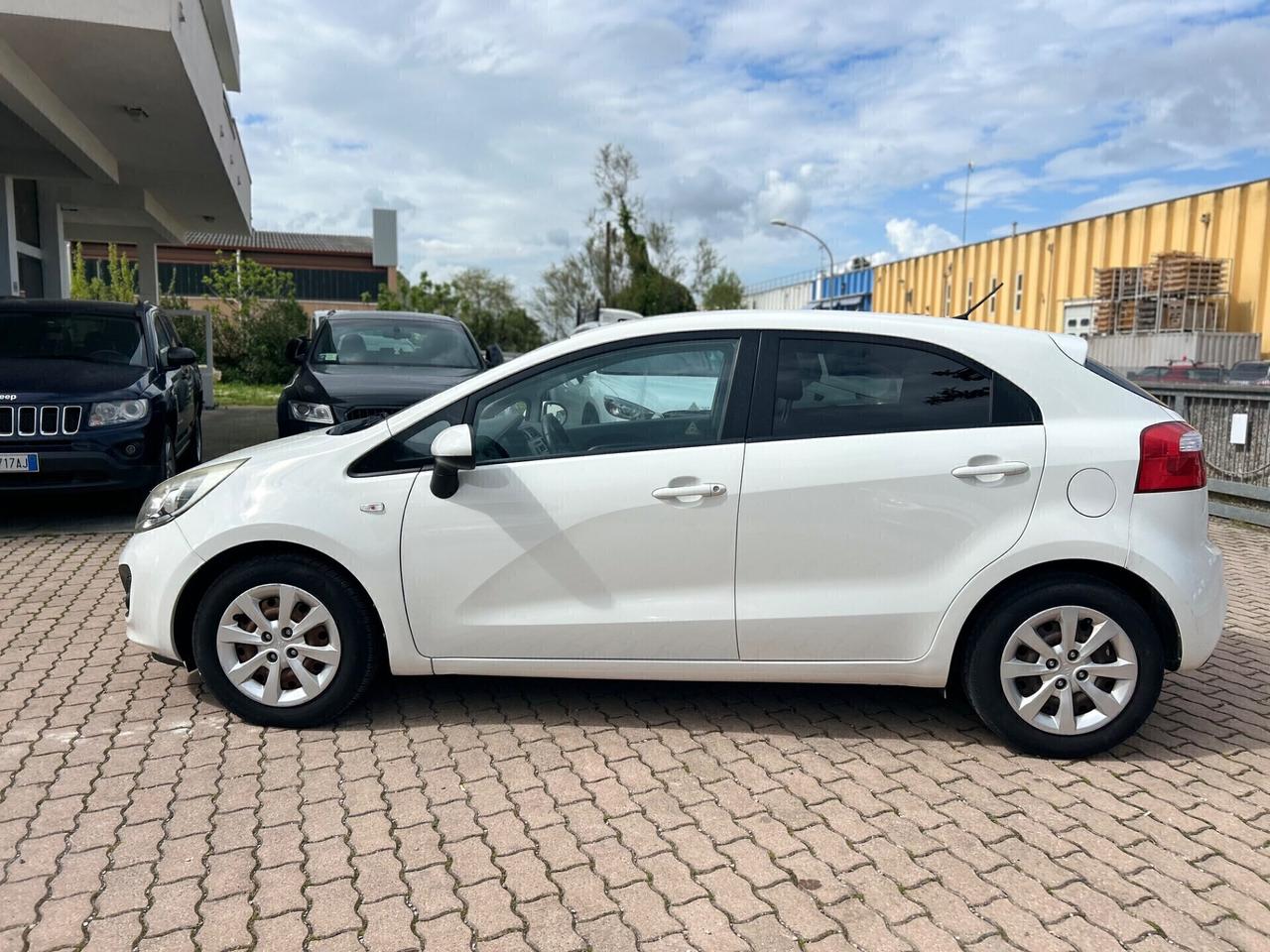 Kia Rio 1.1 CRDi WGT 5p. EX