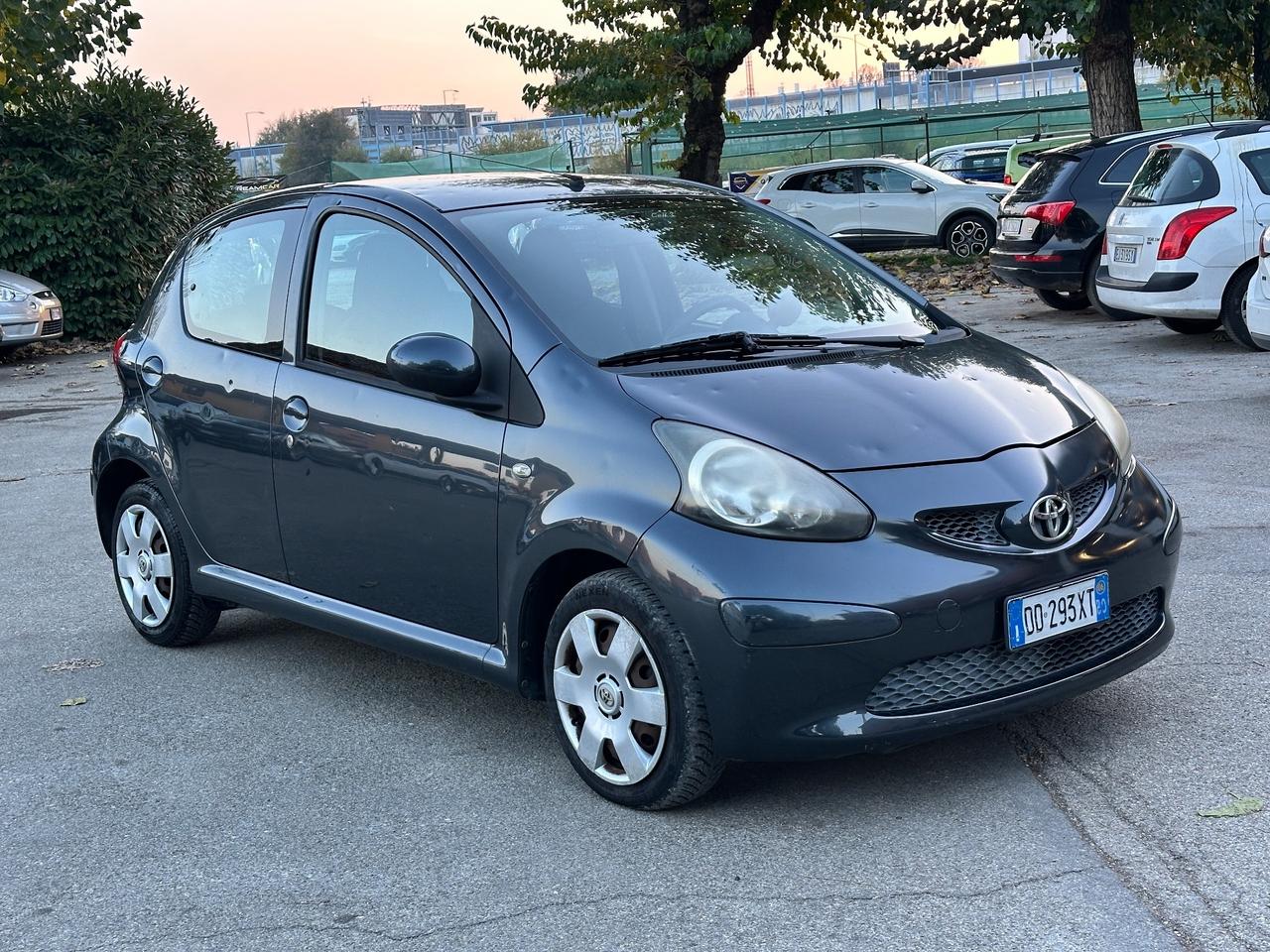 Toyota Aygo 1.0 12V VVT-i 5 porte Sol