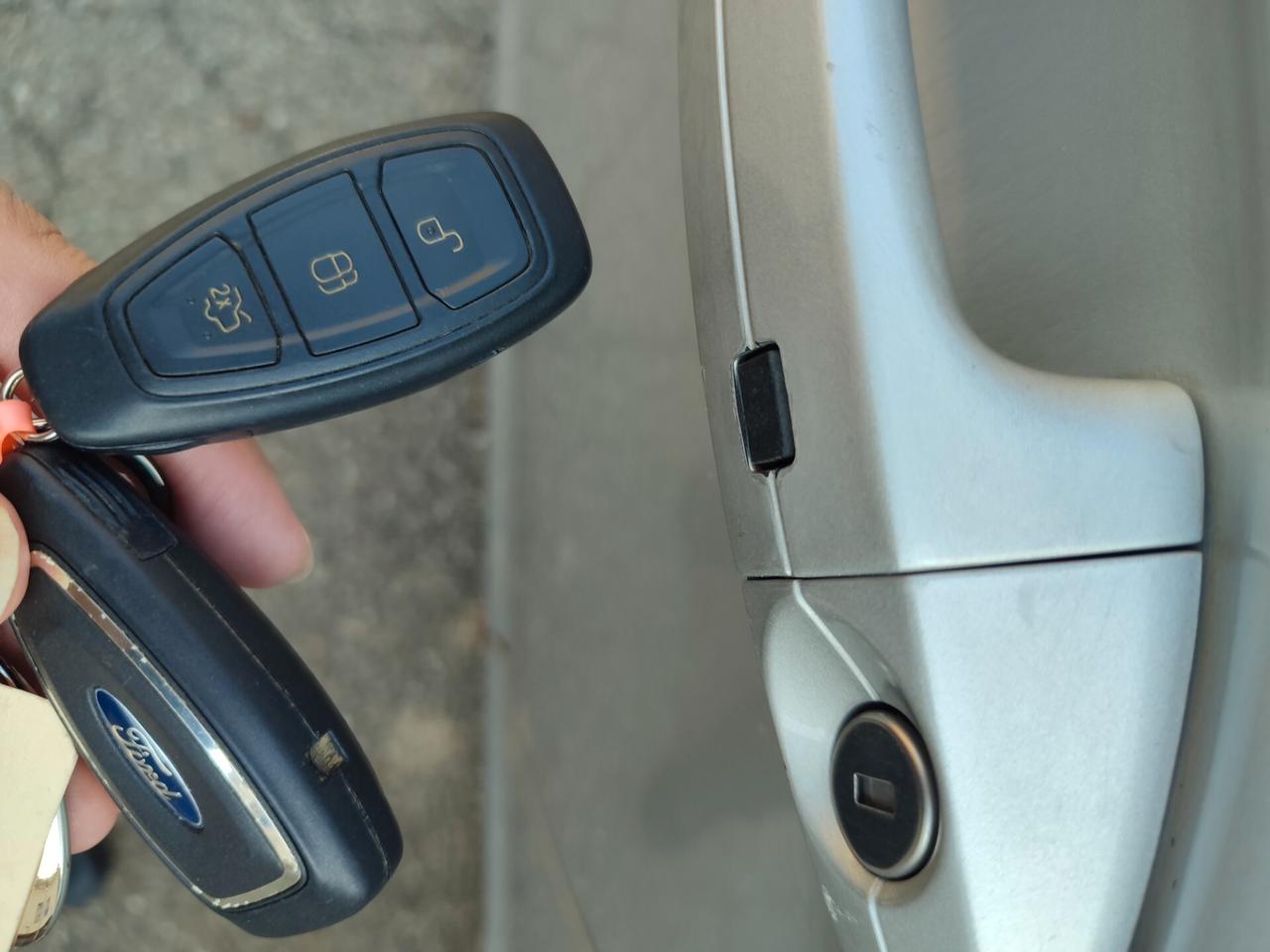 FORD B-MAX 2013 TITANIUM 1.5DIESEL OK NEOPATENTATI