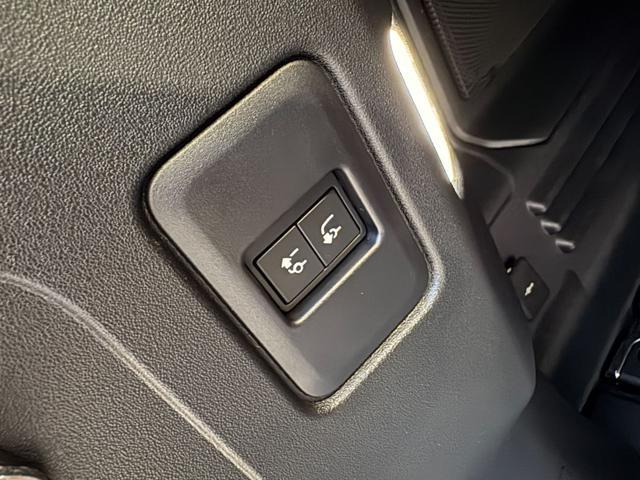 LAND ROVER Defender 110 3.0D I6 200 CV AWD Auto X-Dynamic SE TETTO PAN