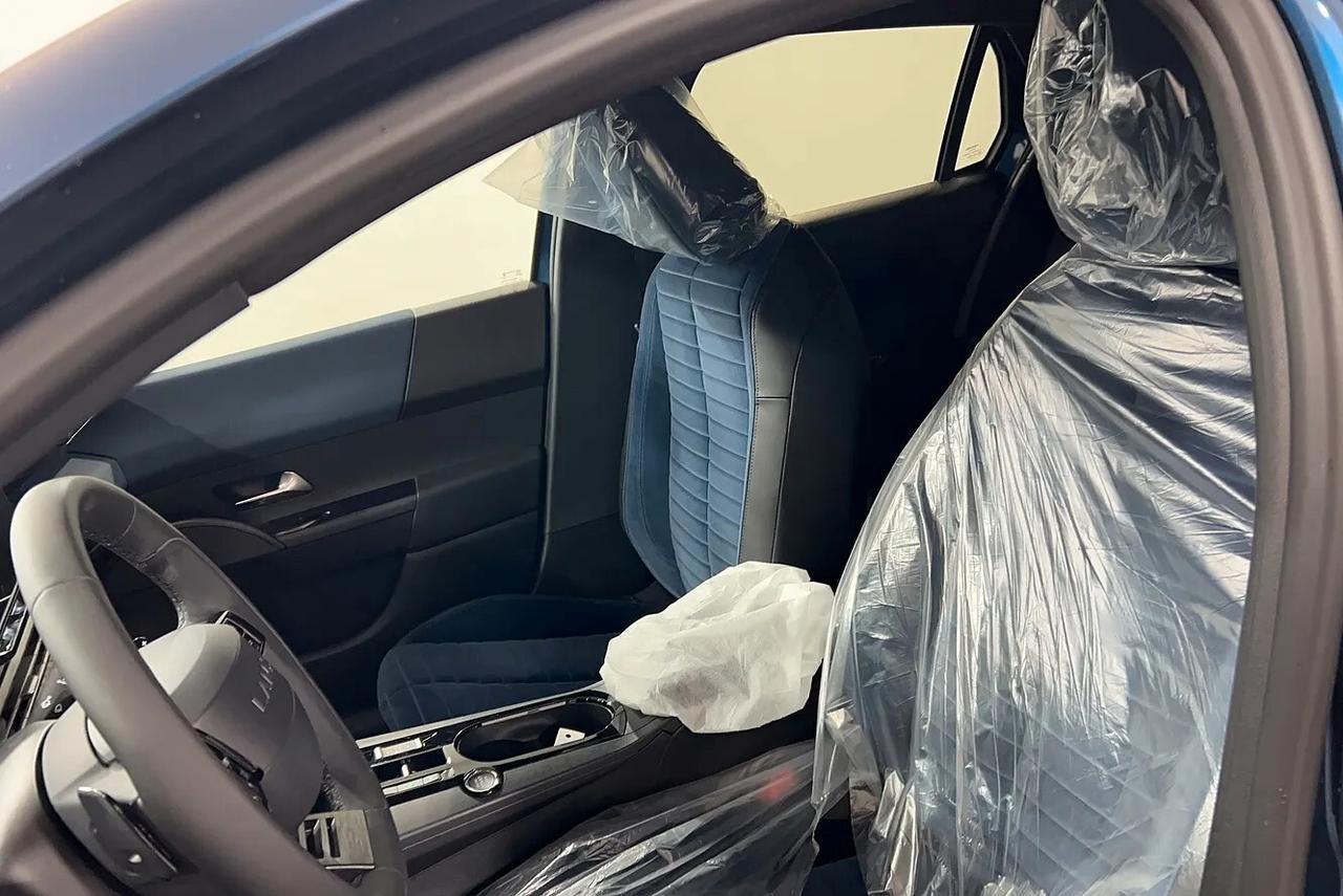 Lancia Ypsilon Hybrid e-DCT Edizione Cassina