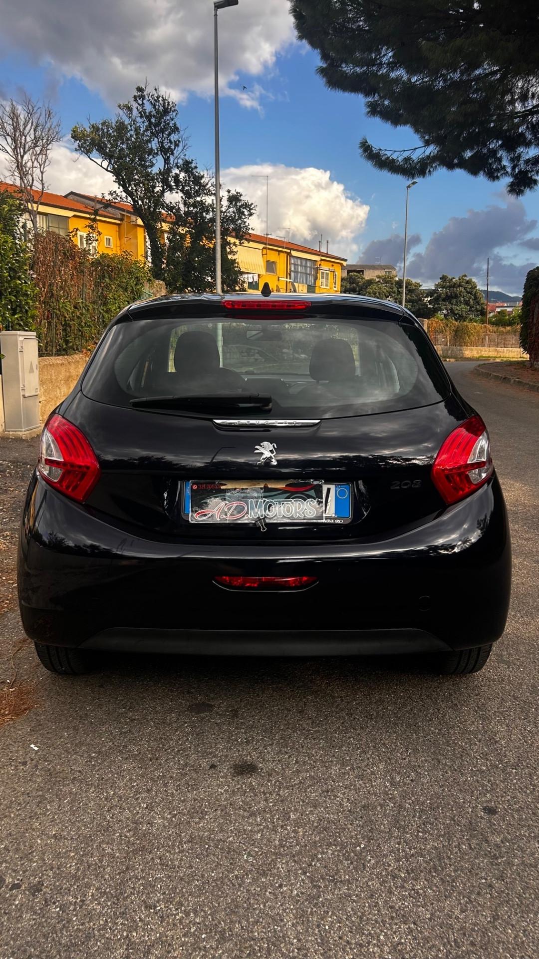 Peugeot 208 1.4 HDi 68 CV 5 porte Allure