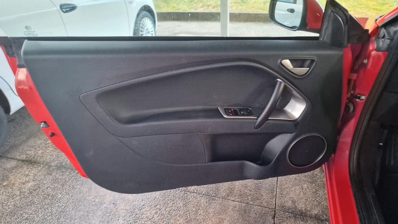 Alfa Romeo MiTo 1.6 JTDm 16V Distinctive Sport Pack