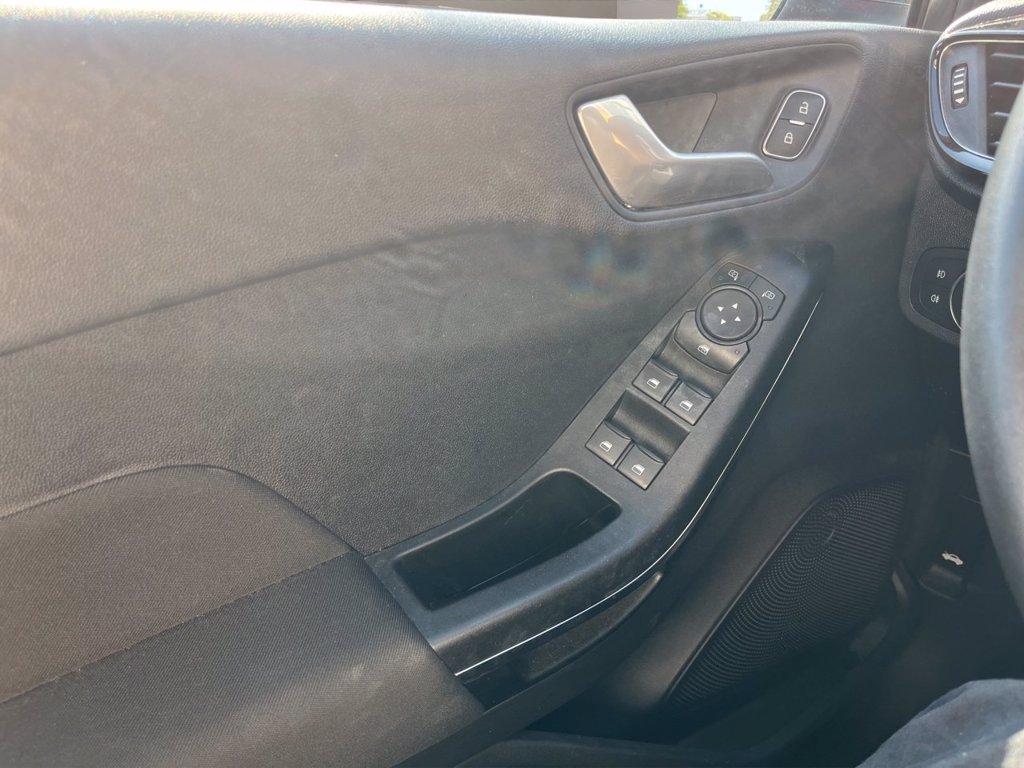 FORD Fiesta 5p 1.0 ecoboost h titanium 125cv del 2022