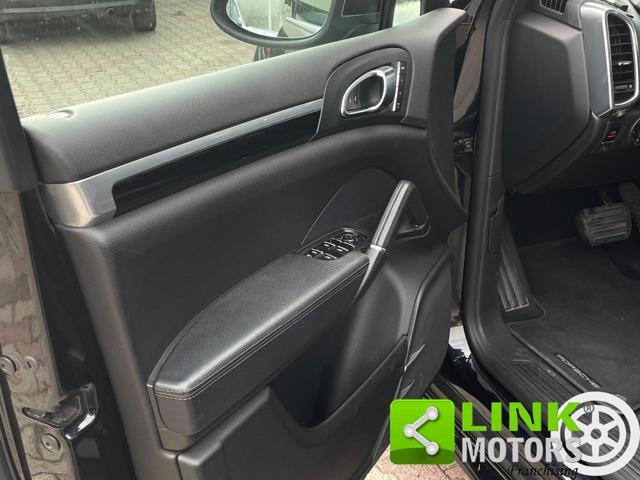 PORSCHE Cayenne Diesel Cayenne 3.0 Diesel 245CV Allestimento GTS