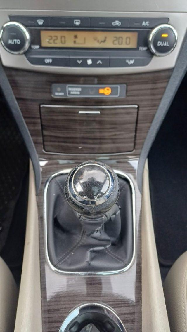 TOYOTA Avensis 2.0 D-4D Wagon Lounge