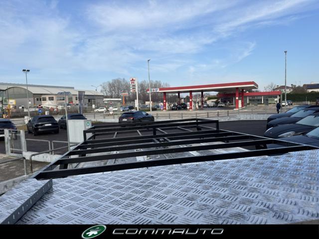 LAND ROVER Defender 110 2.5 Td5 cat S.W. SE