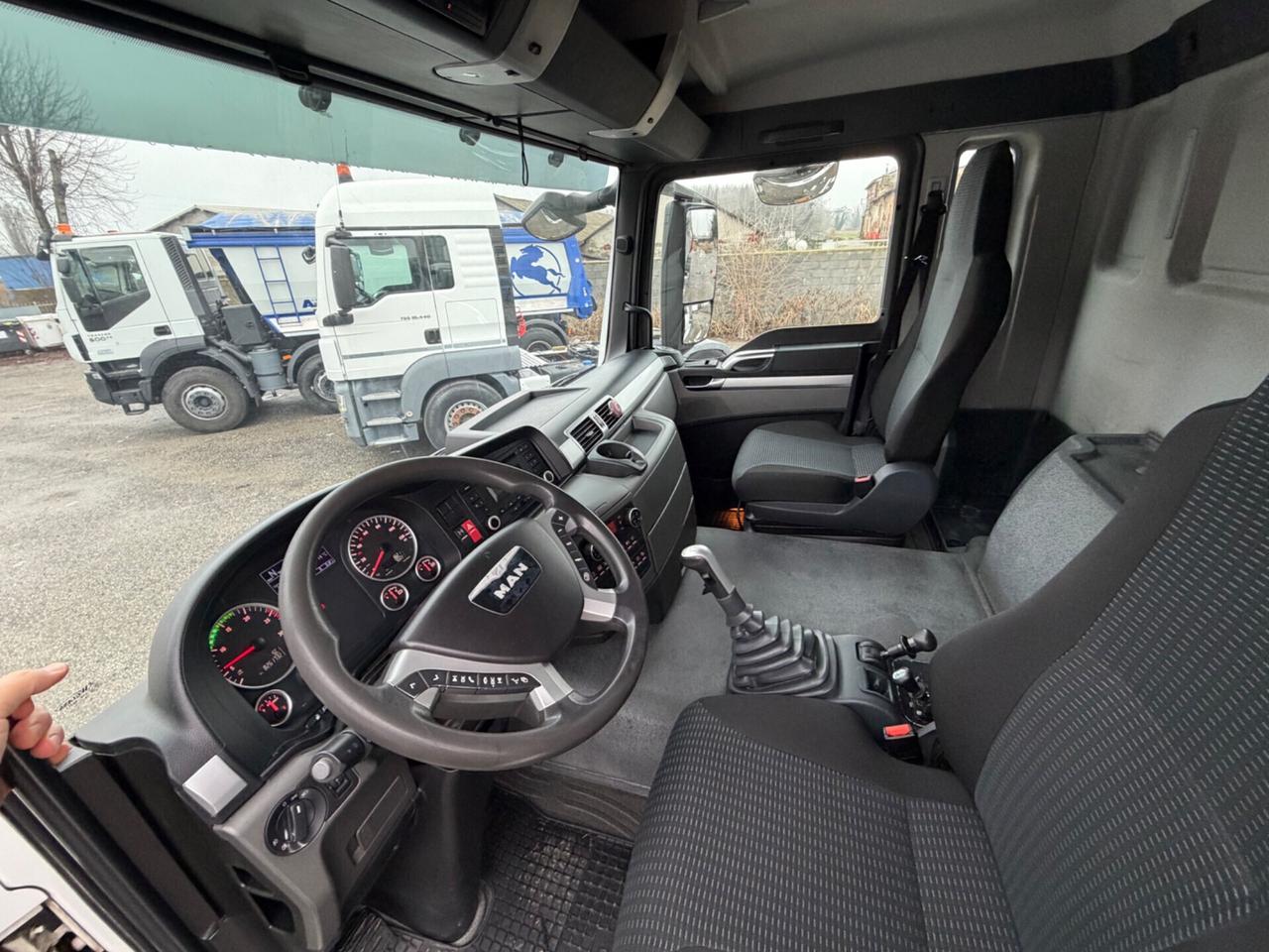 Man tgs 18.440 euro6 motore d26. 2015 manuale