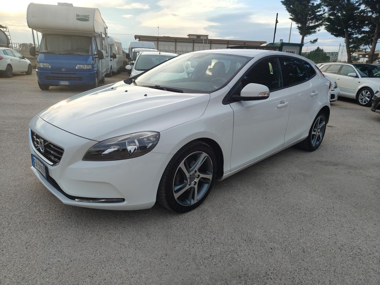 Volvo V40 D2 1.6d summum