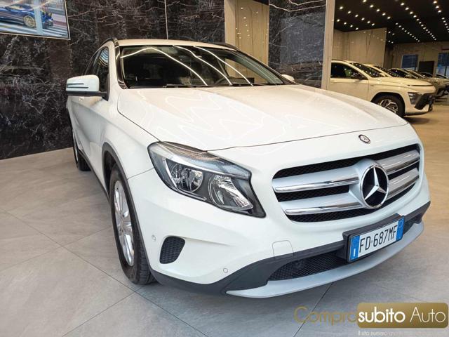 MERCEDES-BENZ GLA 200 d Automatic 4Matic Premium