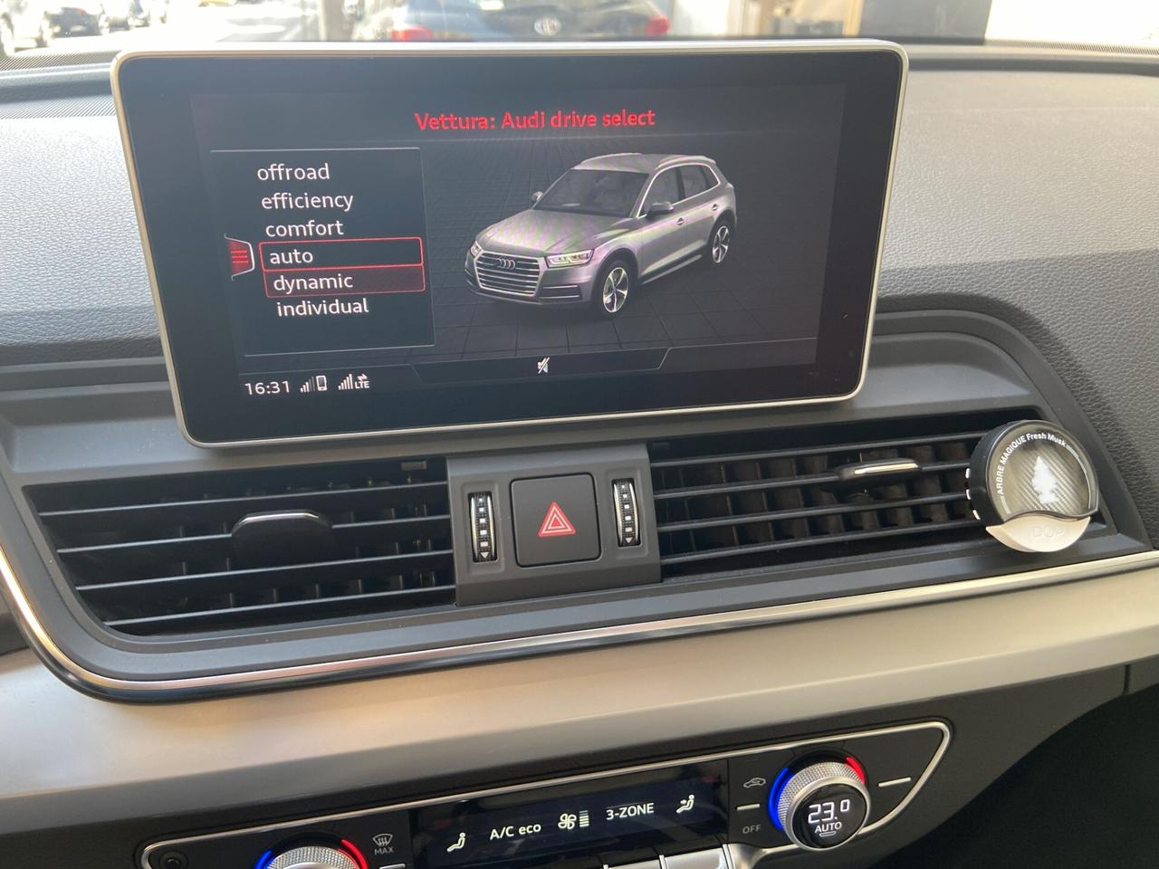 Audi Q5 2.0 TDI quattro S tronic Business