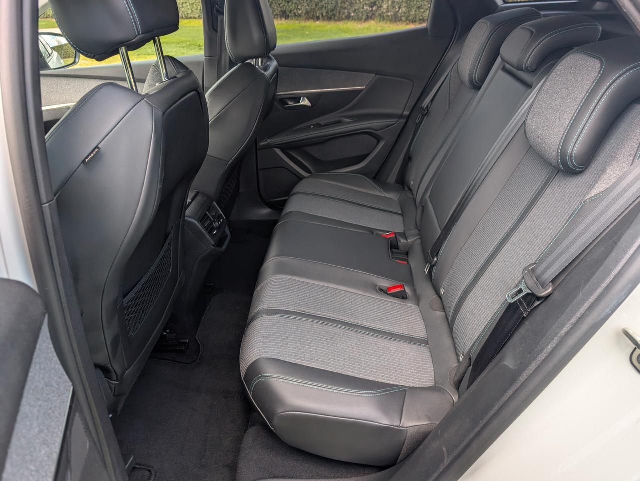 Peugeot 3008 BlueHDi 130 S&S EAT8 Allure