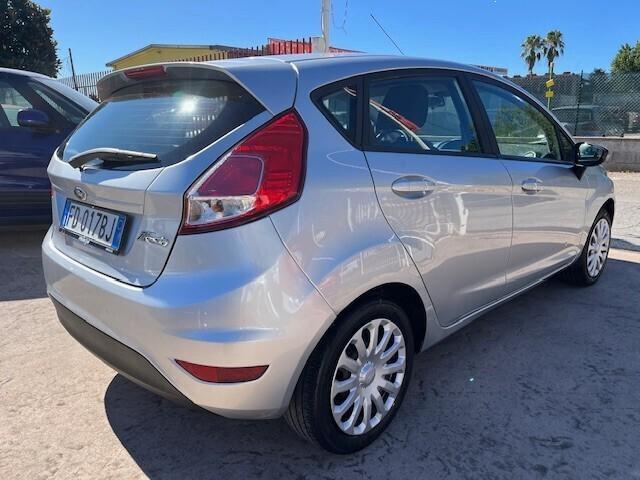 Ford Fiesta 1..2 5 porte Titanium