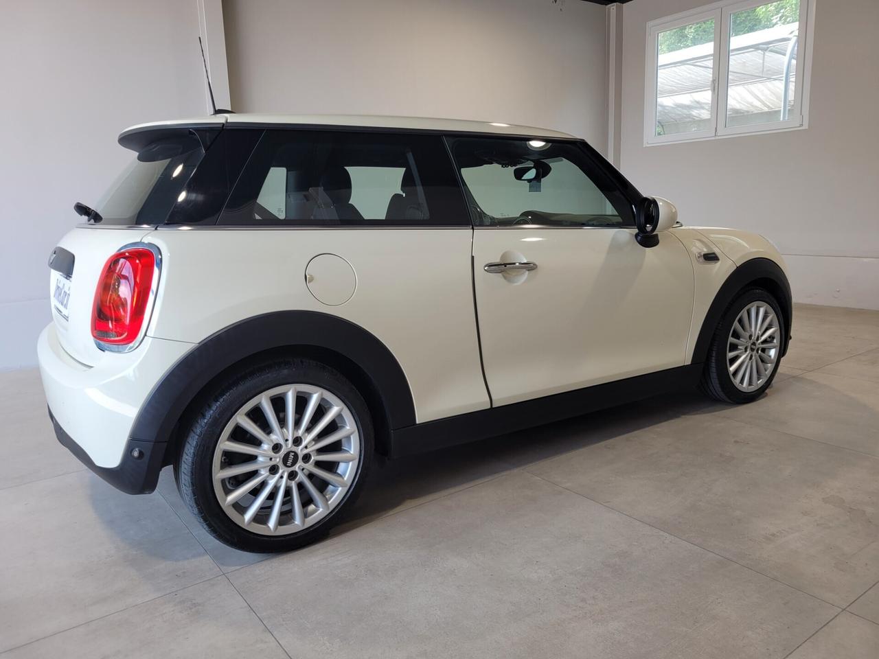 Mini One 1.5 STEPTRONIC 3 PORTE LED NAVI PELLE C 17"