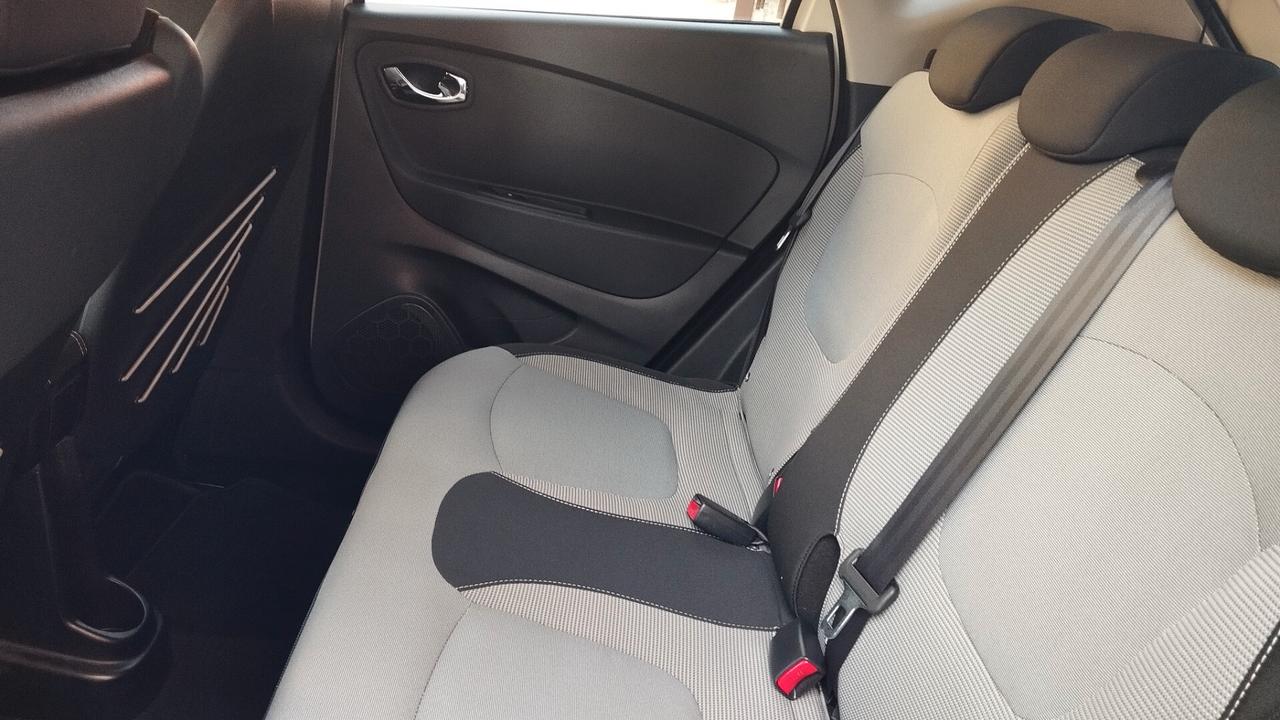 RENAULT CAPTUR 1.5 DCI-RETROC-NAVI-GARANZIA FULL