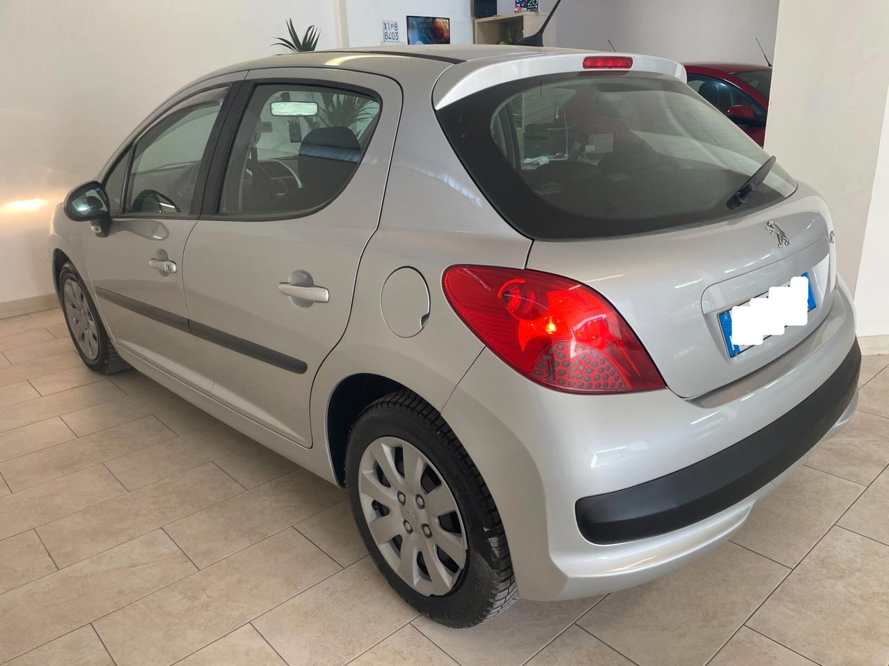 Peugeot 207 1.4 HDi 70CV X Line FULL TAGLIAND NEOPATENTATI