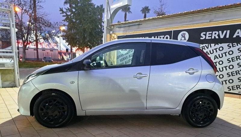 Toyota Aygo Aygo Connect 1.0 VVT-i 72 CV 5 porte x-play