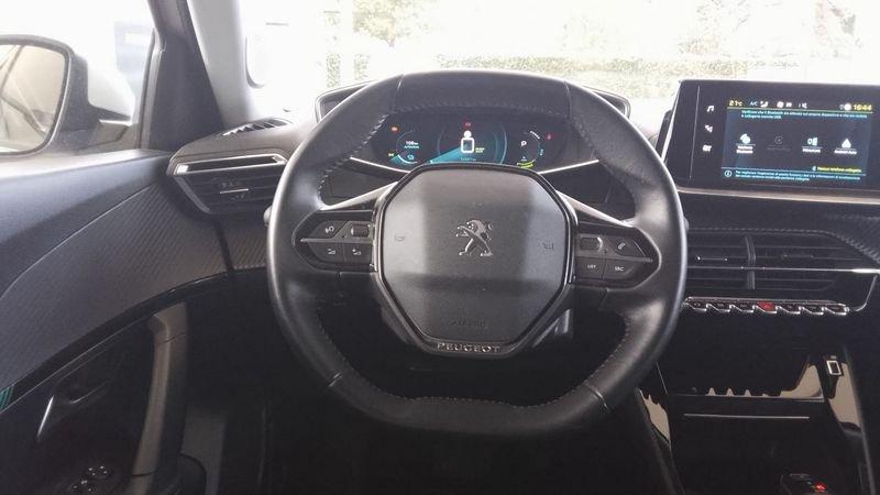 Peugeot e-2008 e 100kW Allure Pack