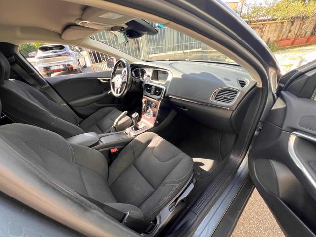 VOLVO V40 Cross Country D2 Business