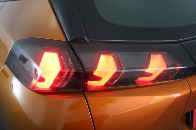 PEUGEOT 2008 2008 BlueHDi 100 S&S Allure
