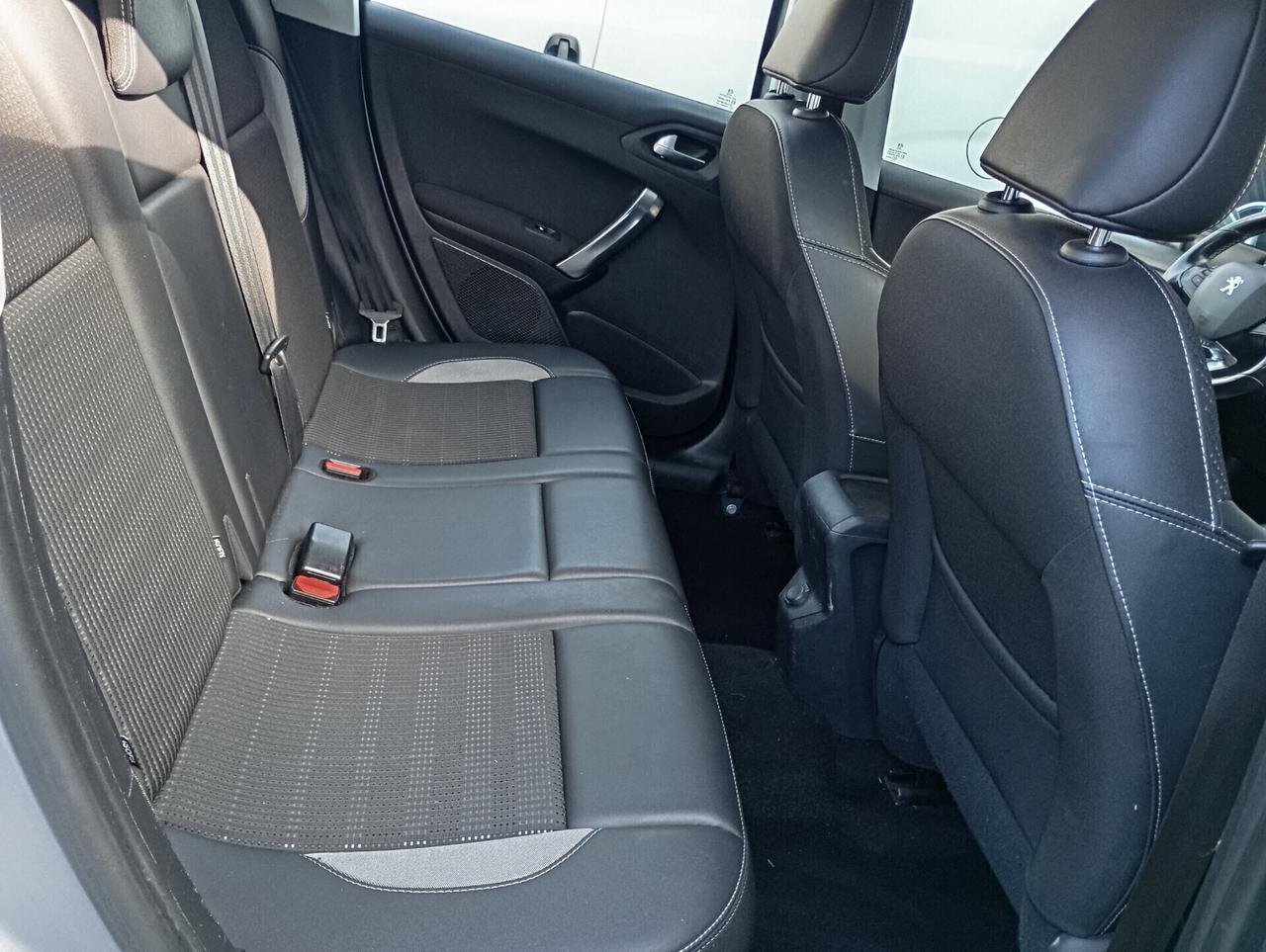 Peugeot 2008 1.2 PureTech Turbo 110CV Allure