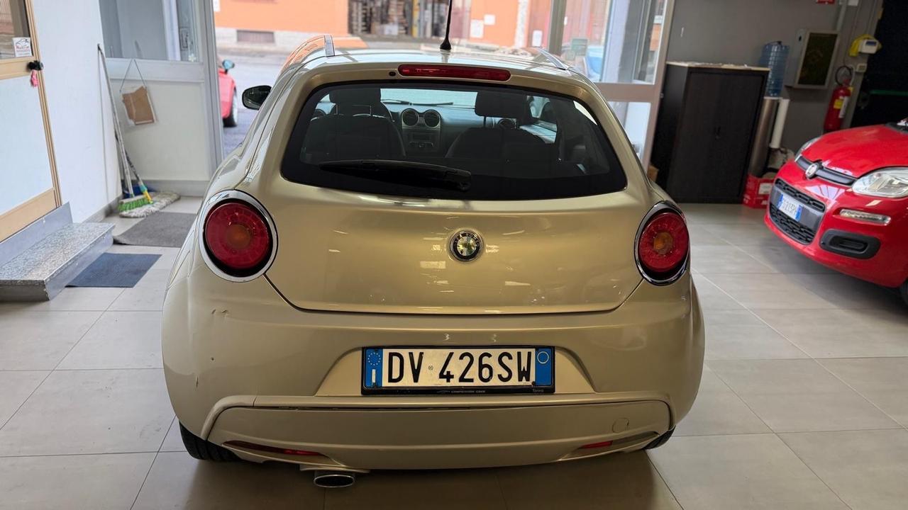 Alfa Romeo MiTo 1.6 JTDm 16V Distinctive Sport Pack