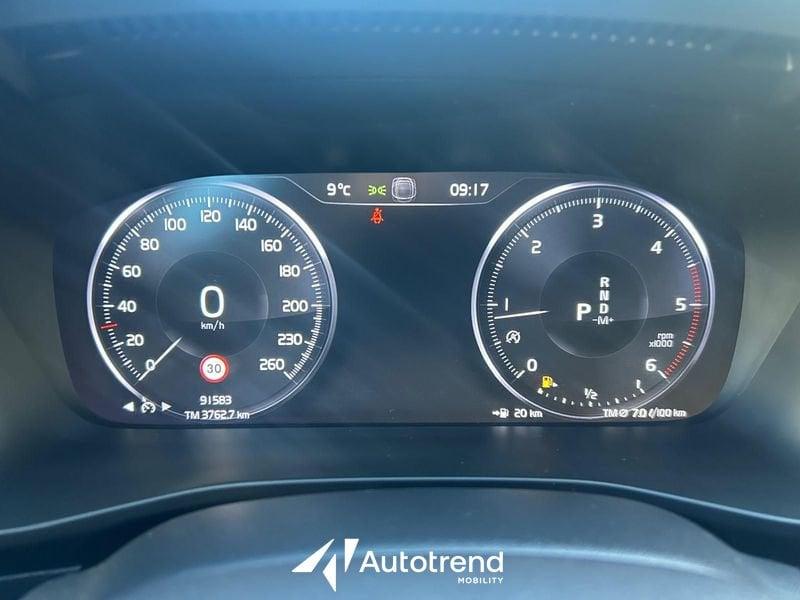 Volvo XC40 D3 150 CV Automatica Momentum Pro