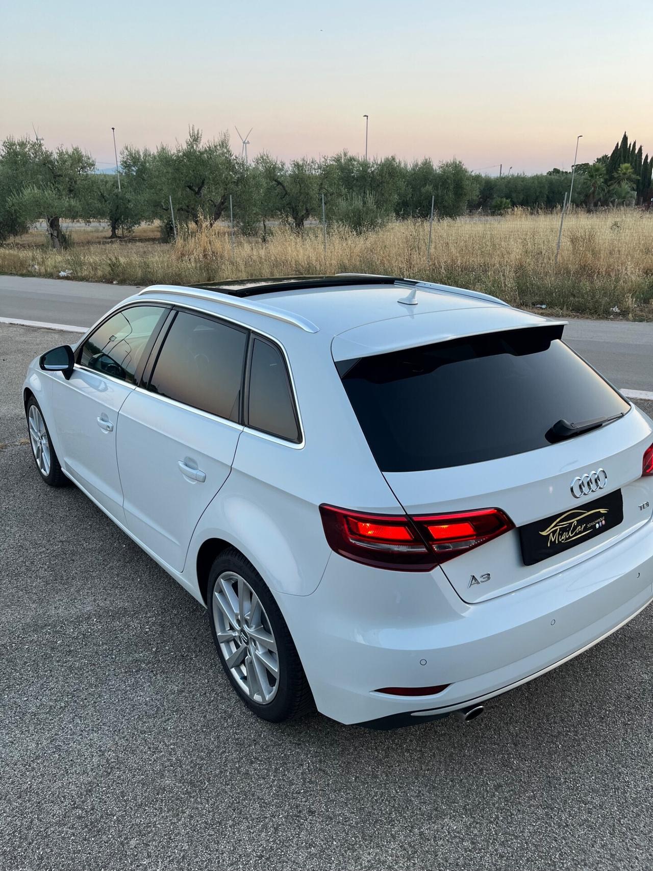 Audi A3 1.6 TDI 116 CV S tronic Design FULL TETTO PANORAMICO