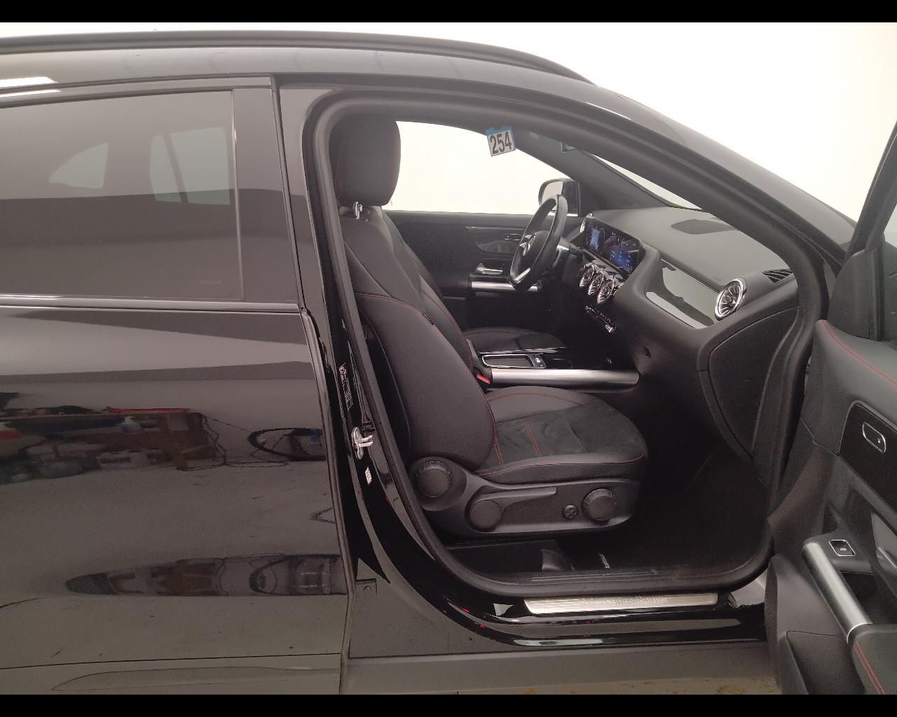 Mercedes-Benz GLA-H247 2023 - GLA 180 d AMG Line Advanced Plus auto
