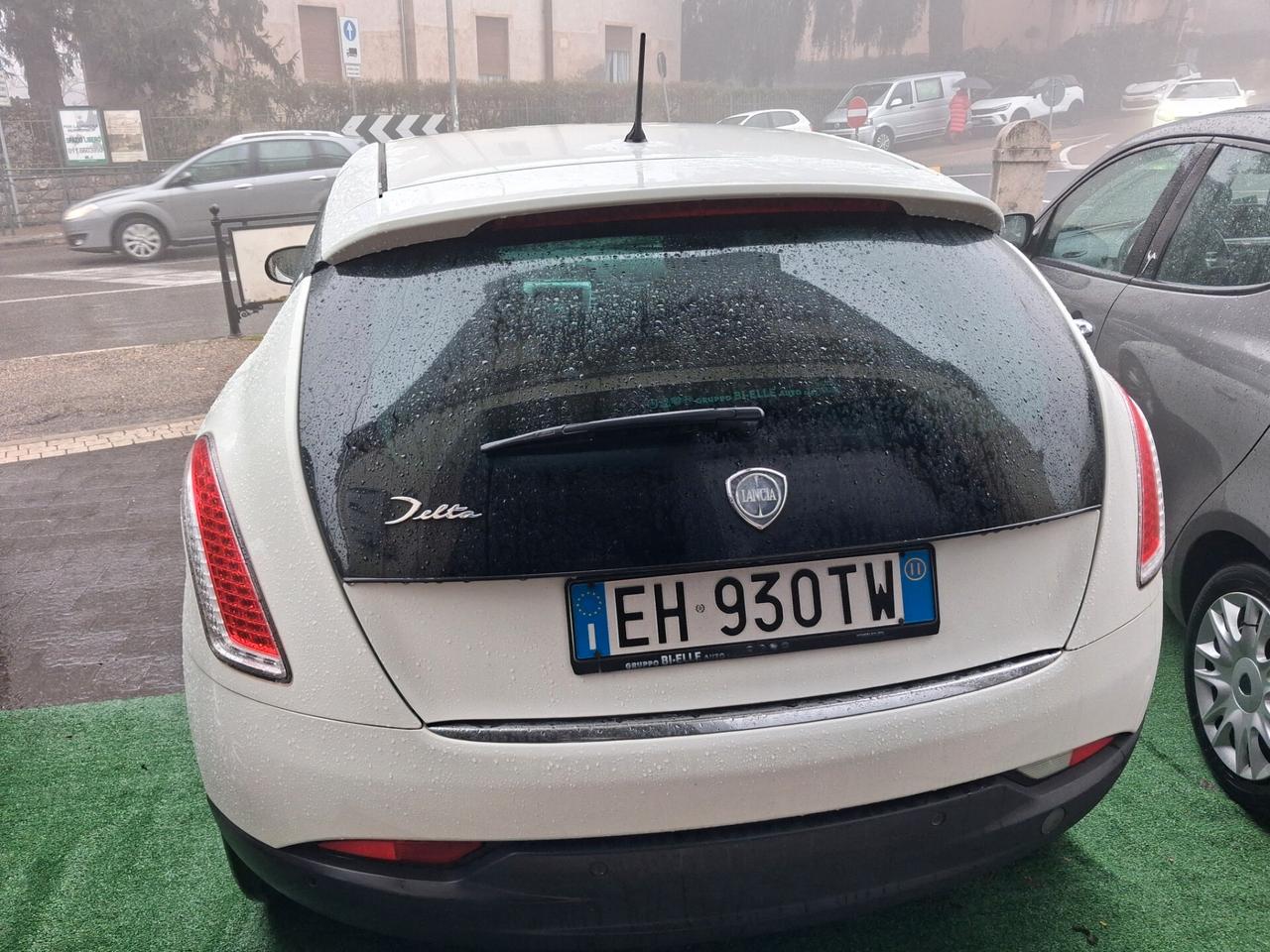 Lancia Delta 1.6 MJT DPF 105 CV Silver