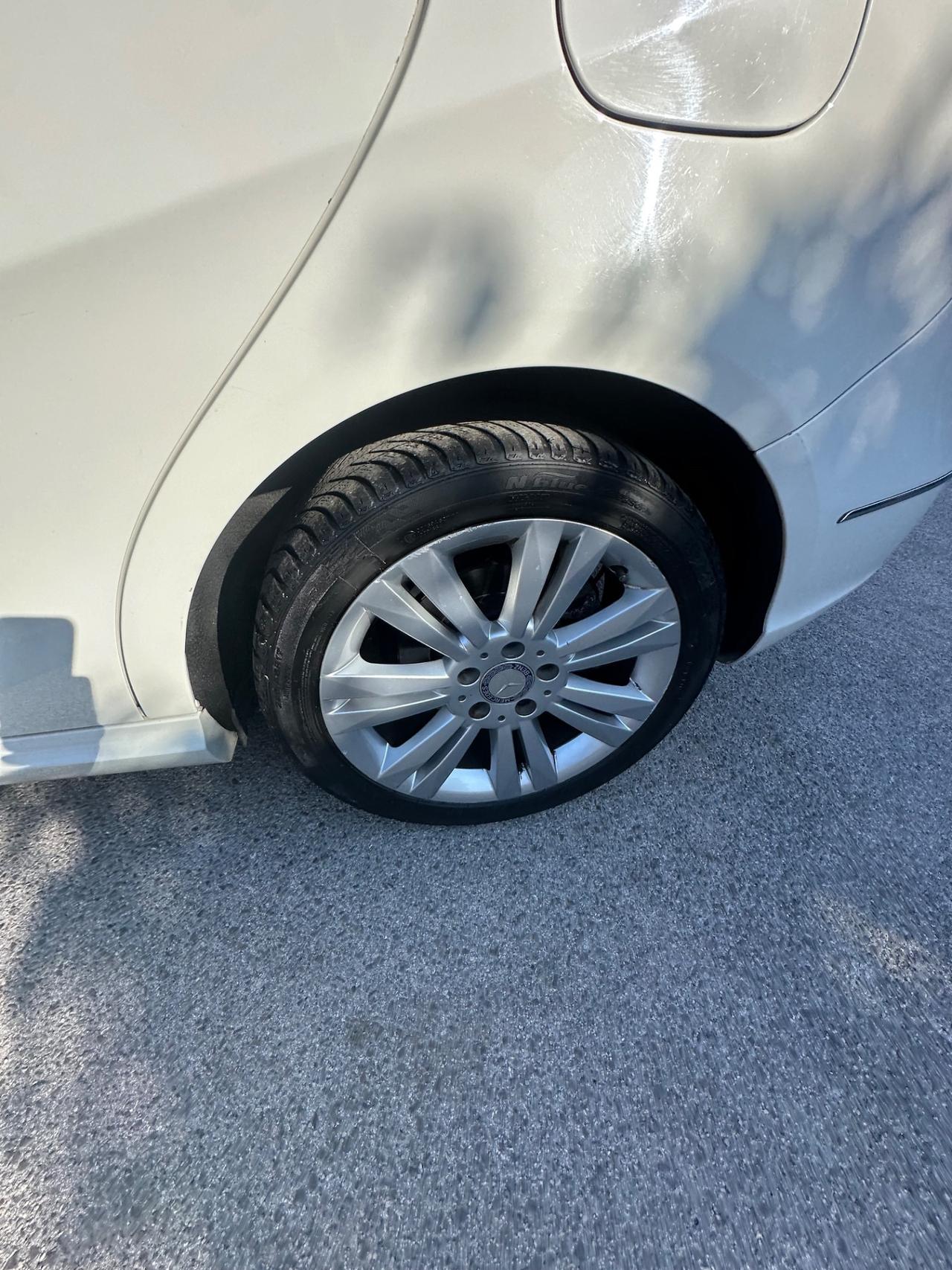 Mercedes-benz B 180 BlueEFFICIENCY Premium